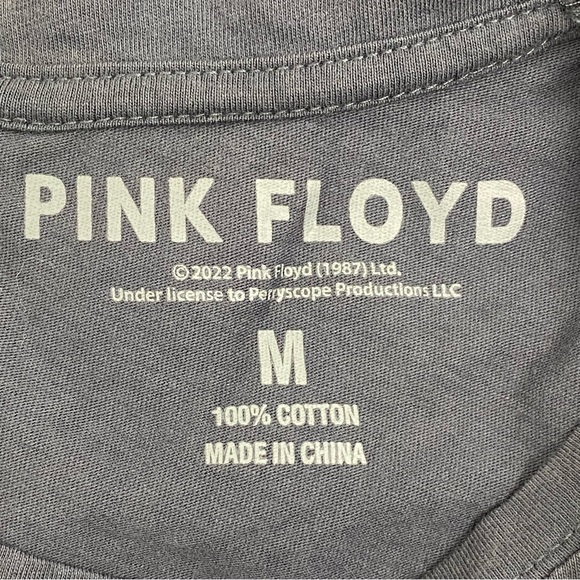Pink Floyd size Medium Women’s Gray The Dark Side Of The Moon Tee T-Shirt - Picture 4 of 6